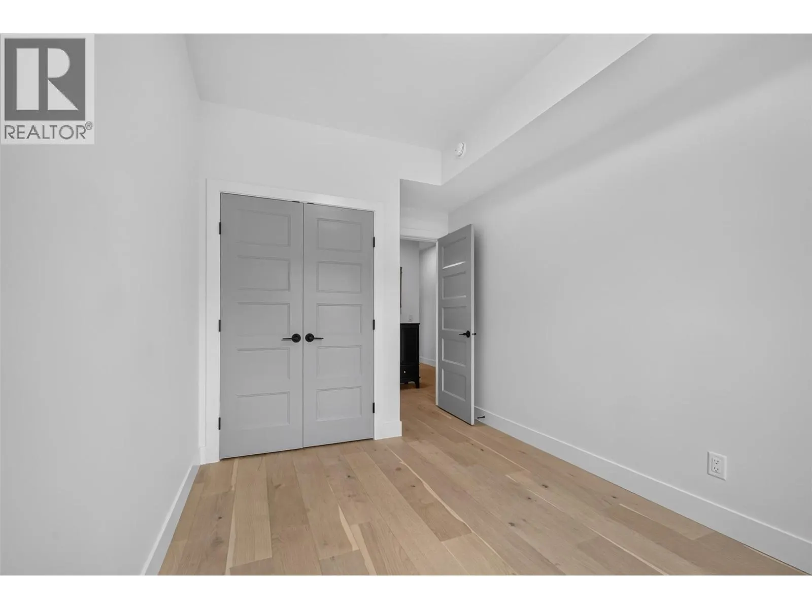 945 Borden Avenue Unit# 1