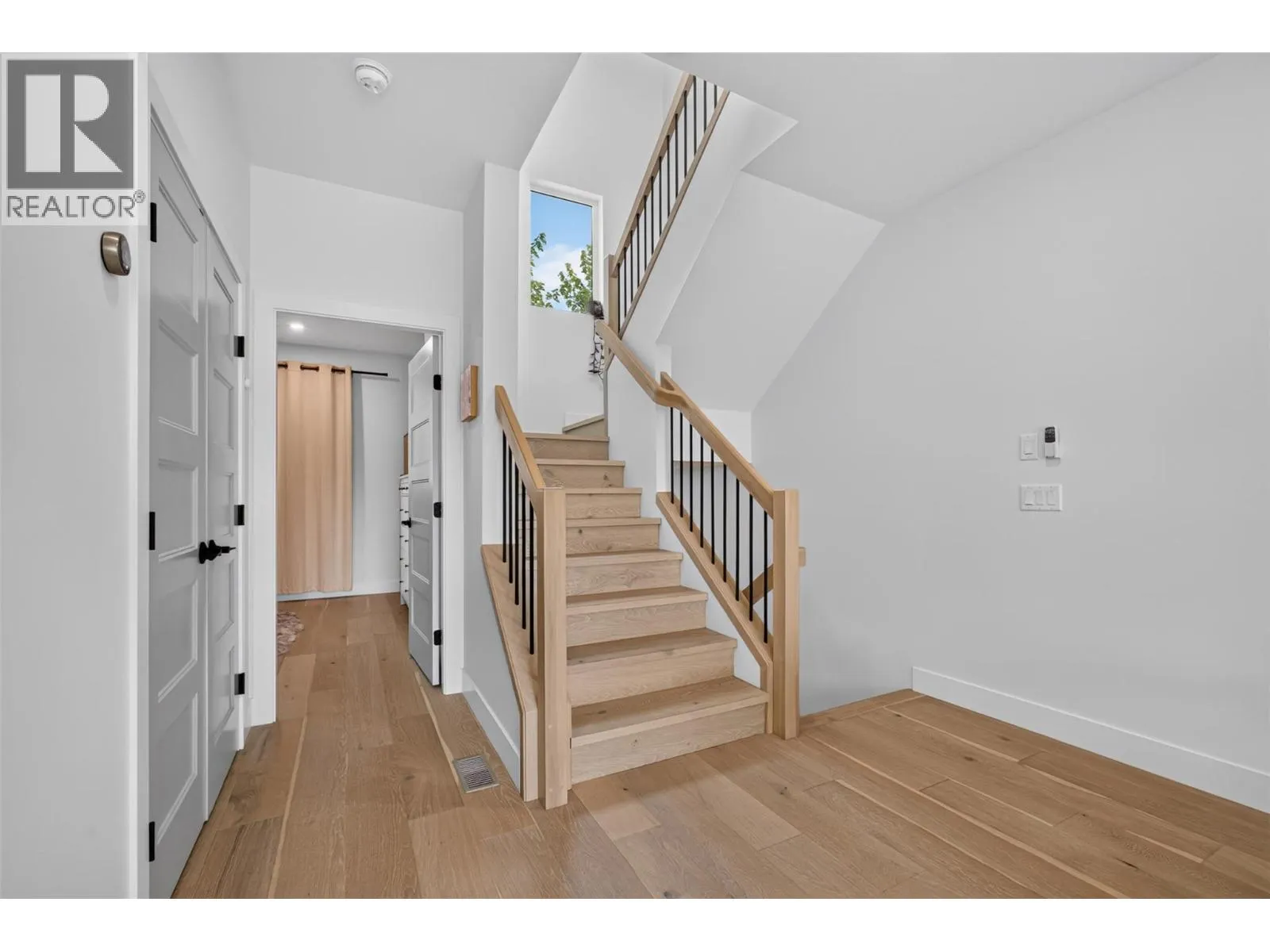 945 Borden Avenue Unit# 1