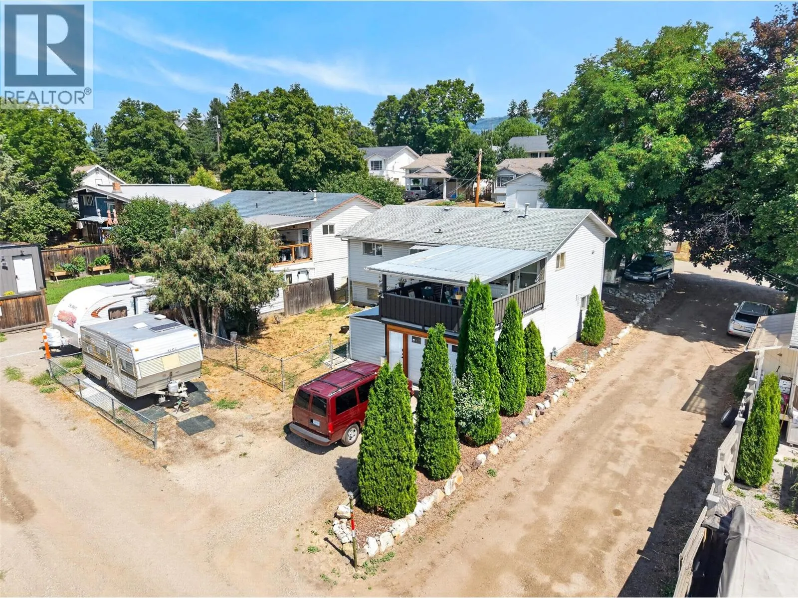 341 2 Street SE