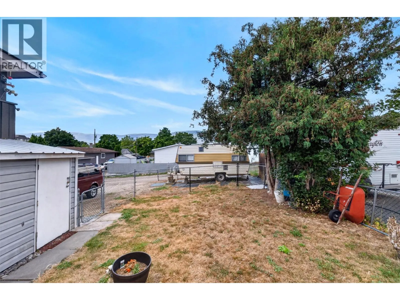 341 2 Street SE