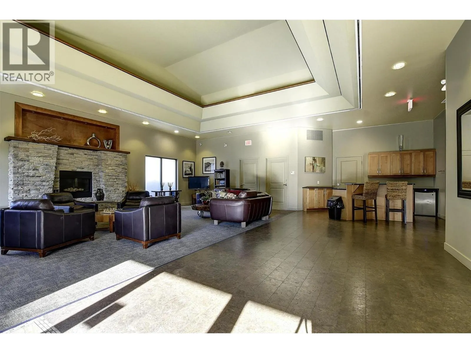 4380 Lakeshore Road Unit# 225