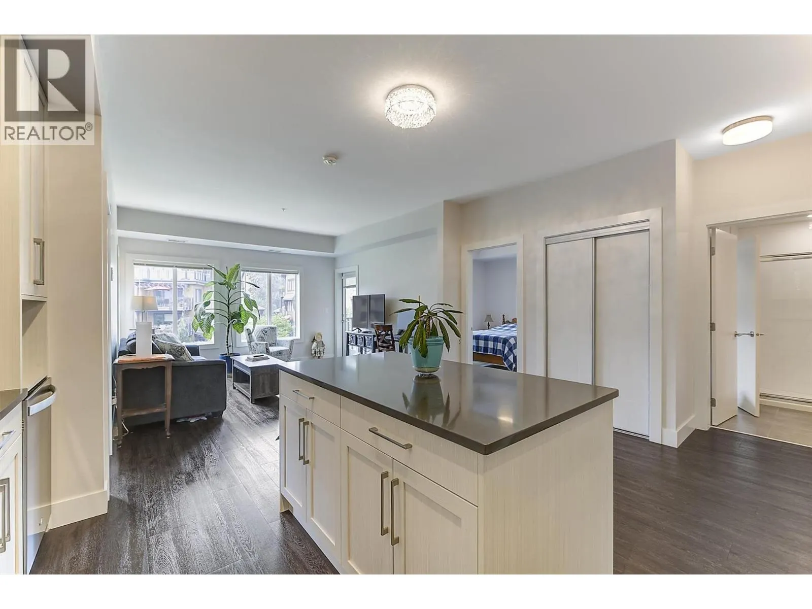 4380 Lakeshore Road Unit# 225