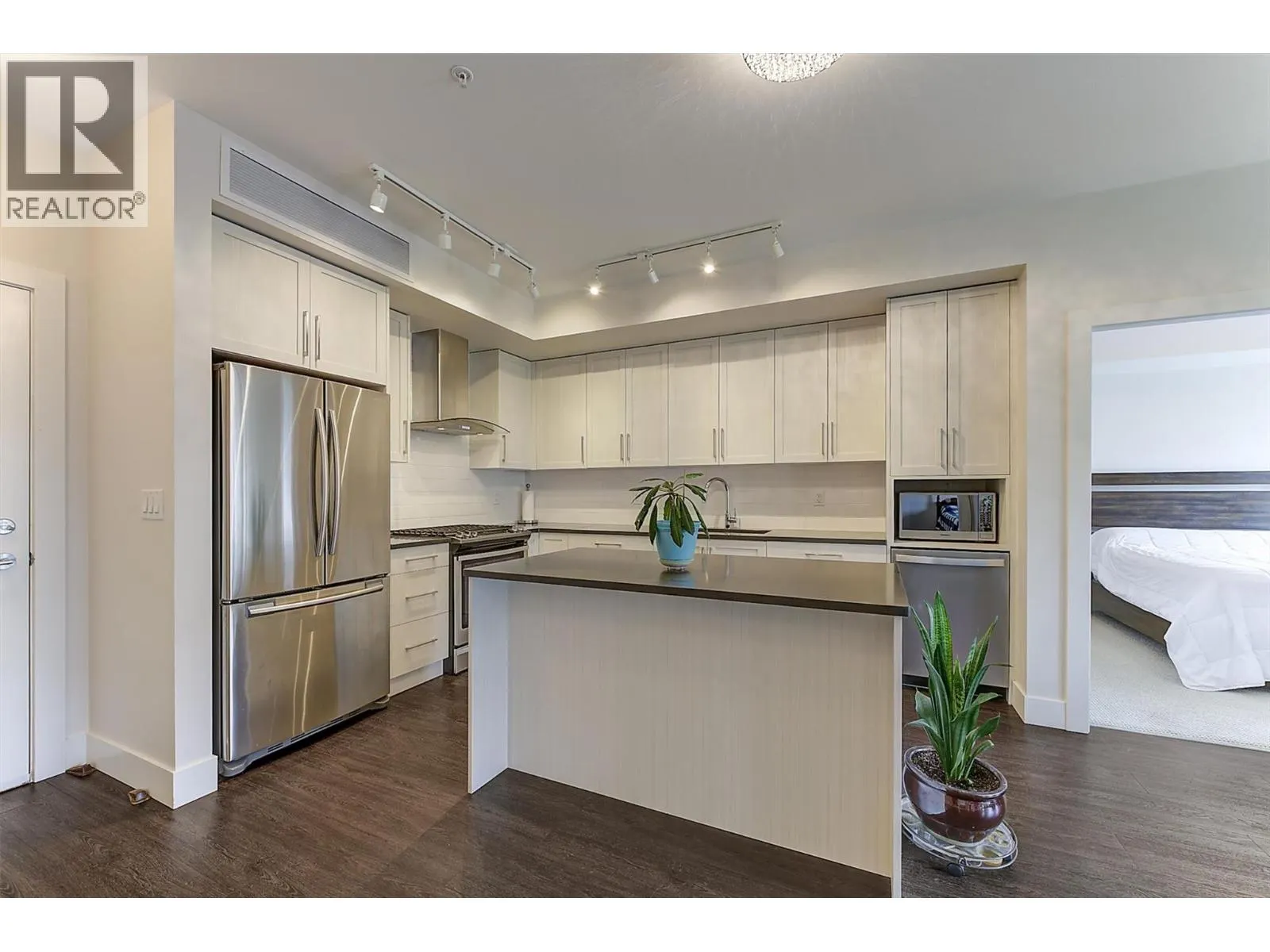 4380 Lakeshore Road Unit# 225