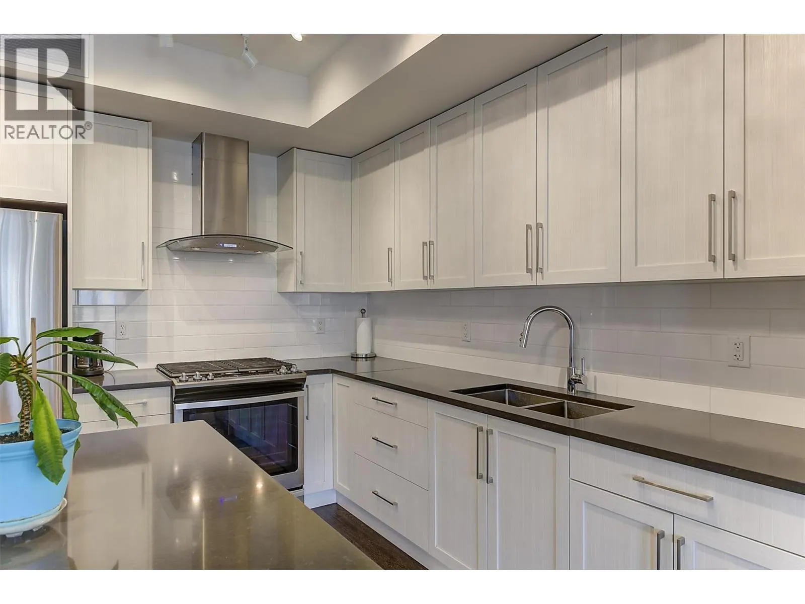 4380 Lakeshore Road Unit# 225