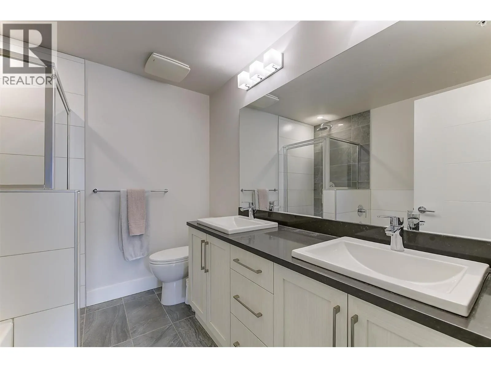4380 Lakeshore Road Unit# 225