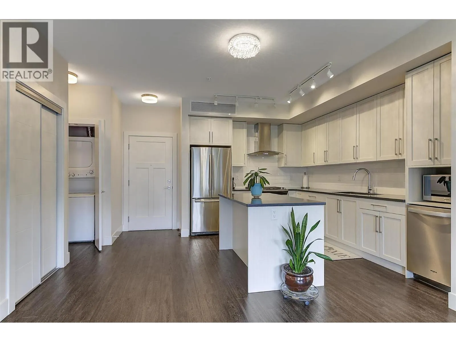 4380 Lakeshore Road Unit# 225