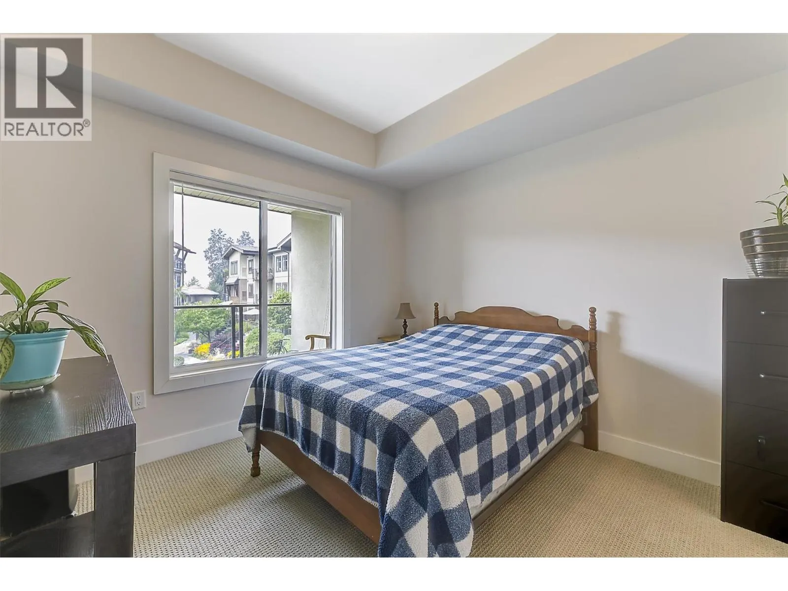 4380 Lakeshore Road Unit# 225