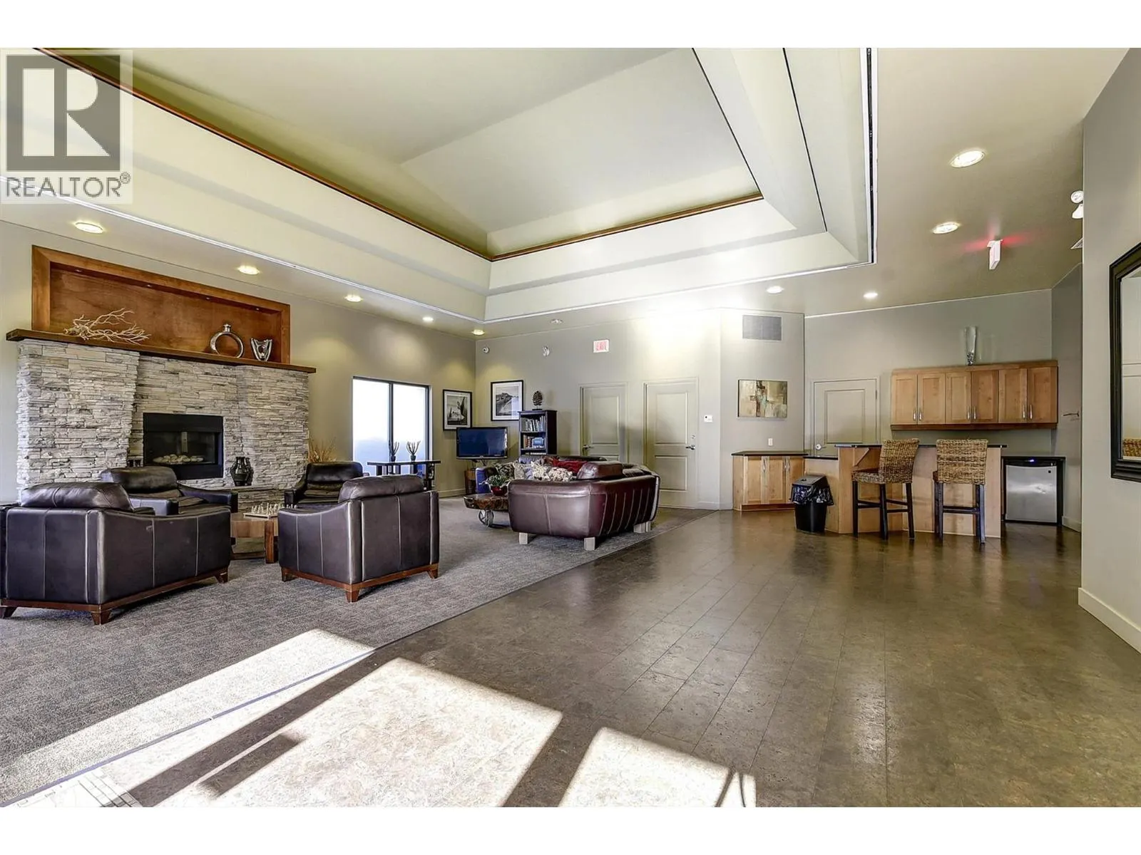 4380 Lakeshore Road Unit# 225