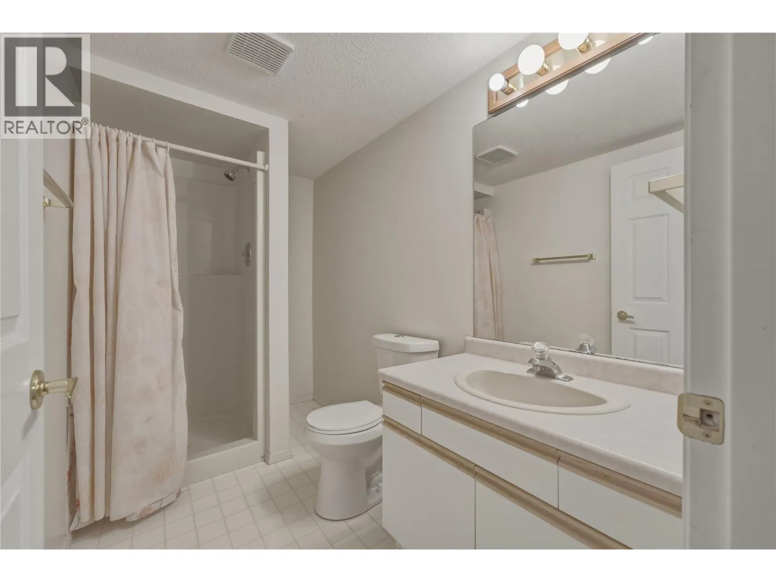 3850 Argyle Avenue Unit# 15