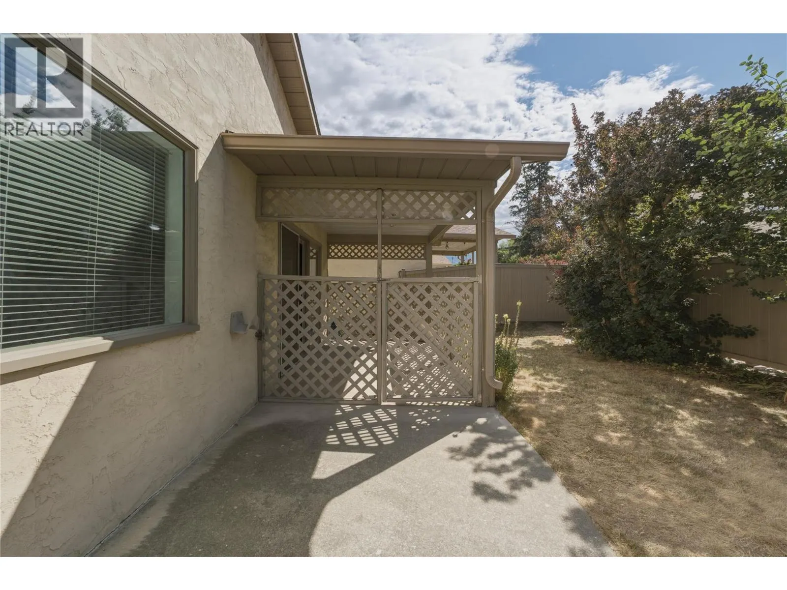 3850 Argyle Avenue Unit# 15