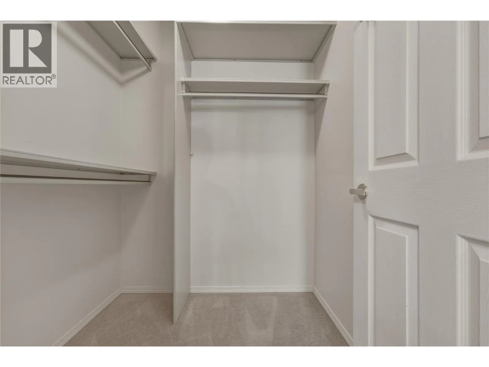 3850 Argyle Avenue Unit# 15