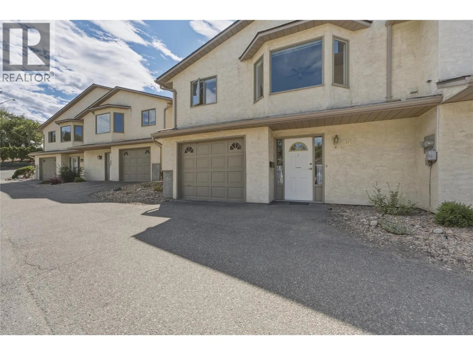 3850 Argyle Avenue Unit# 15