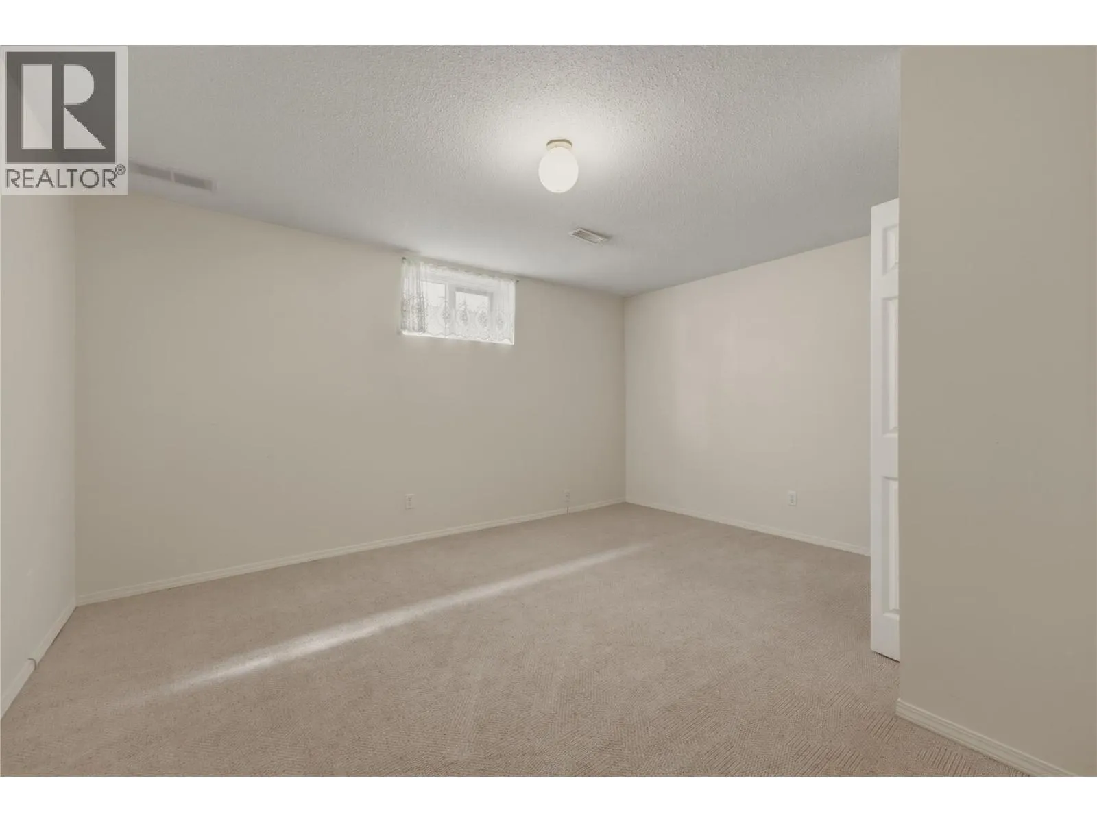 3850 Argyle Avenue Unit# 15