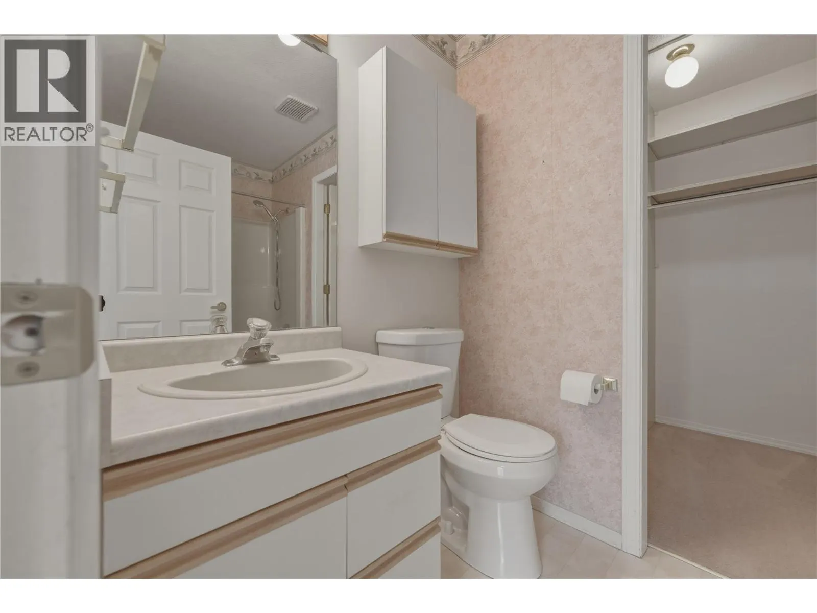 3850 Argyle Avenue Unit# 15