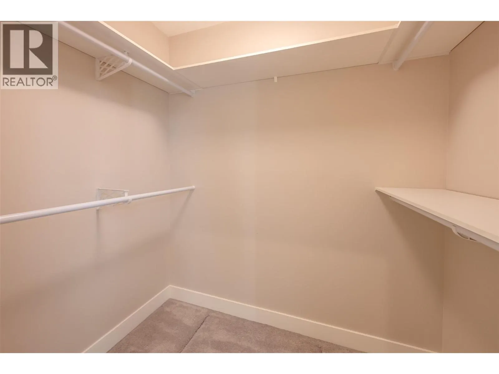 6833 Meadows Drive Unit# 34