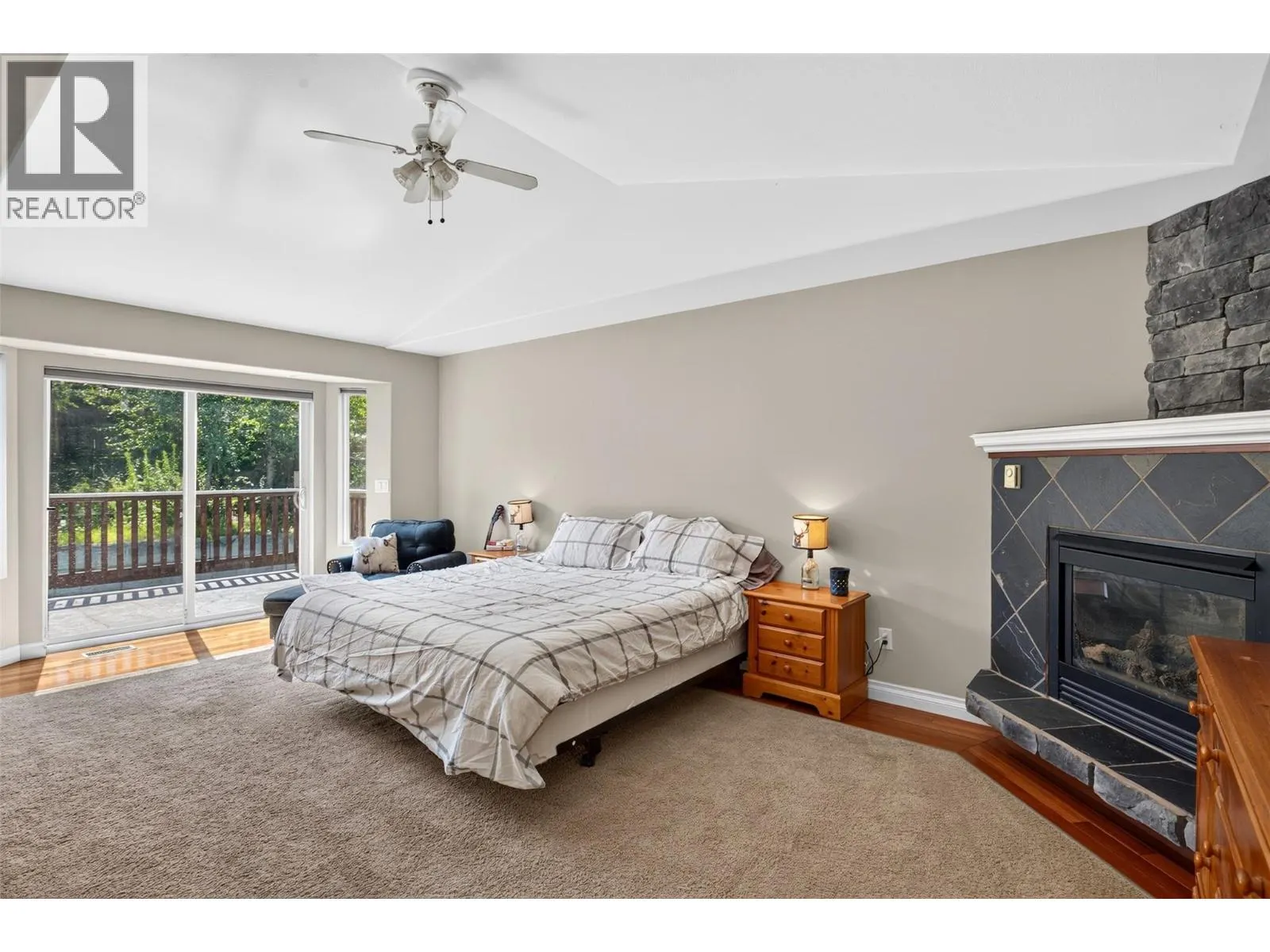 1669 Autumn Road