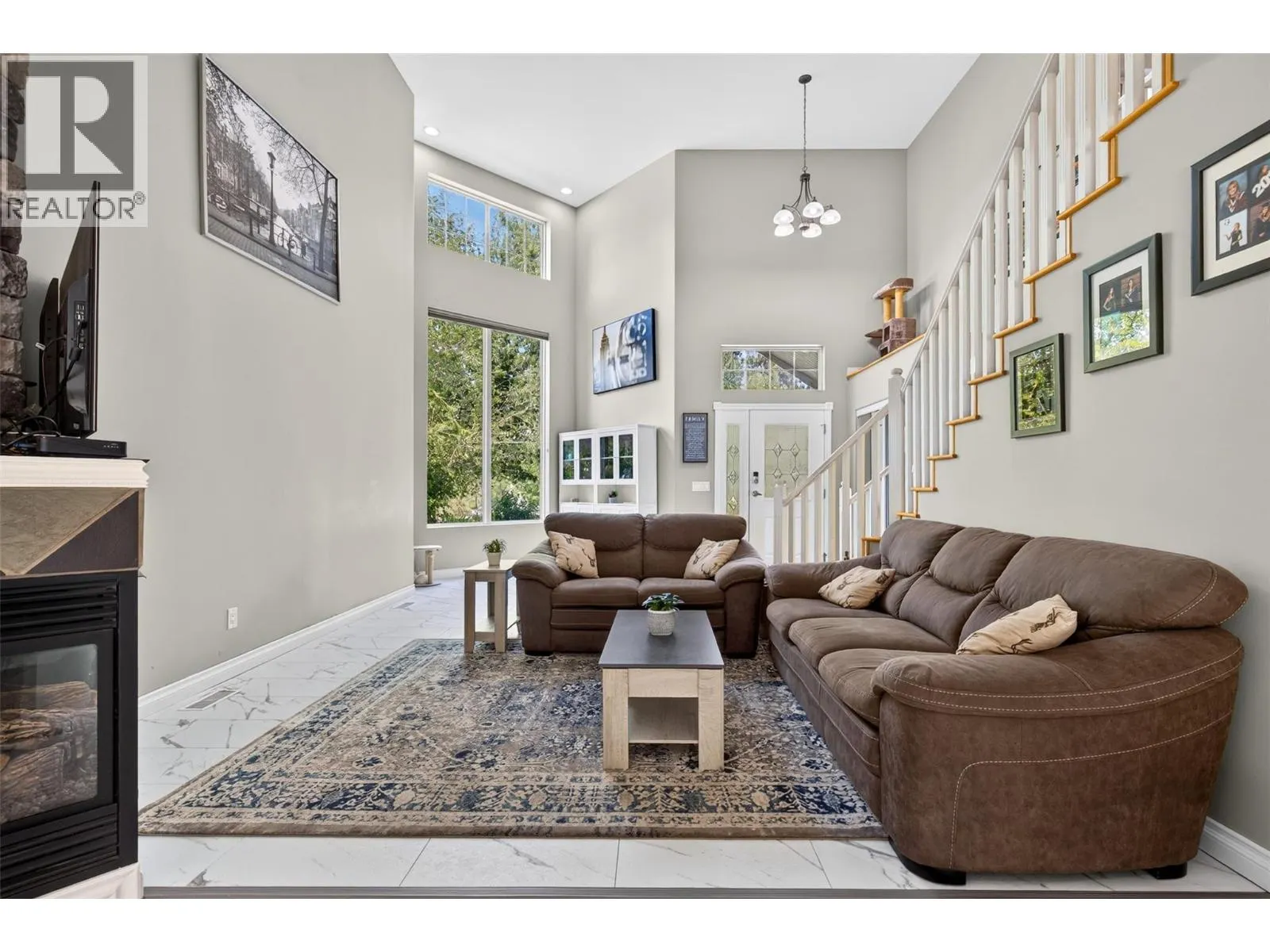 1669 Autumn Road