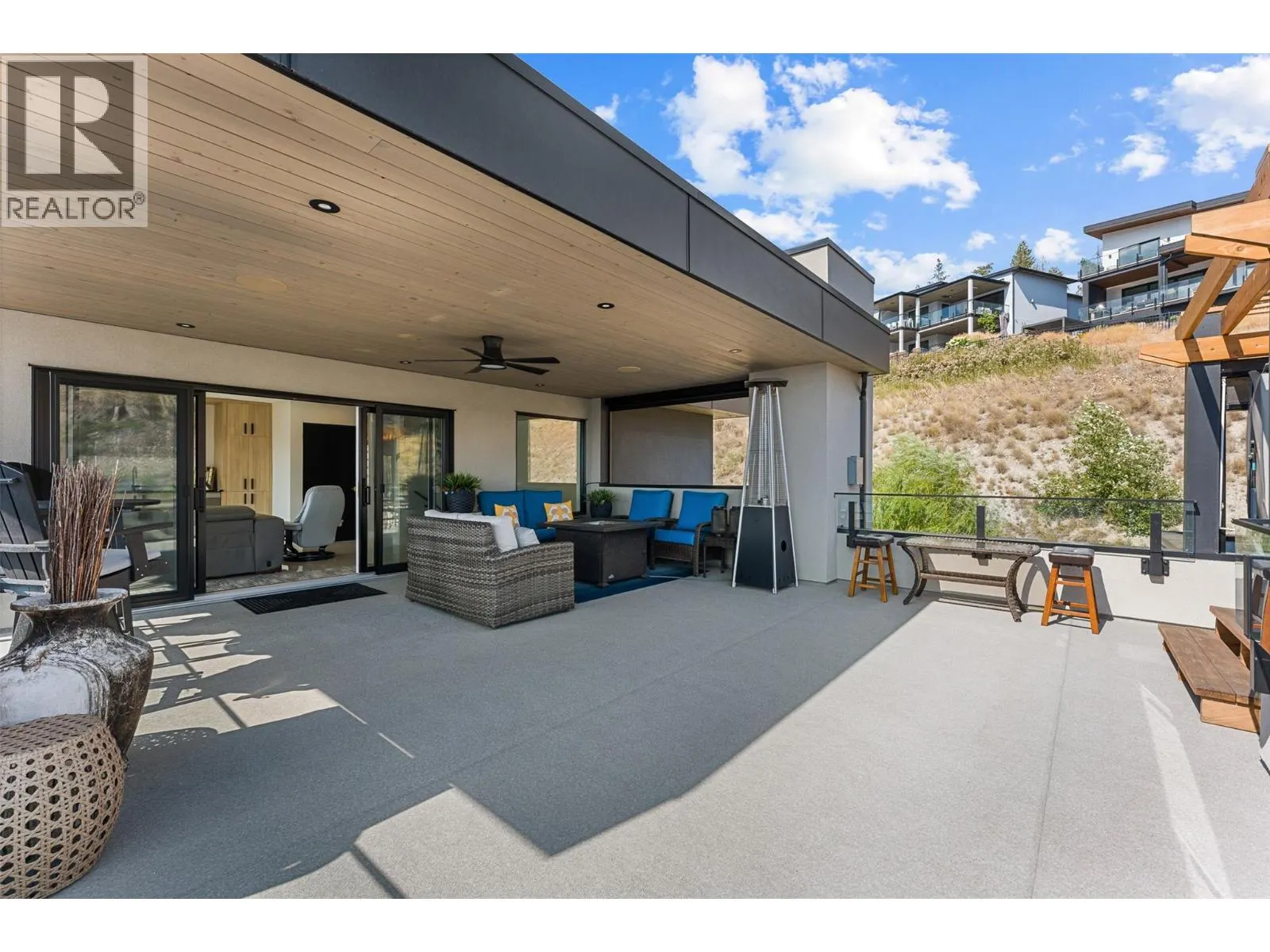 9829 Beacon Hill Crescent