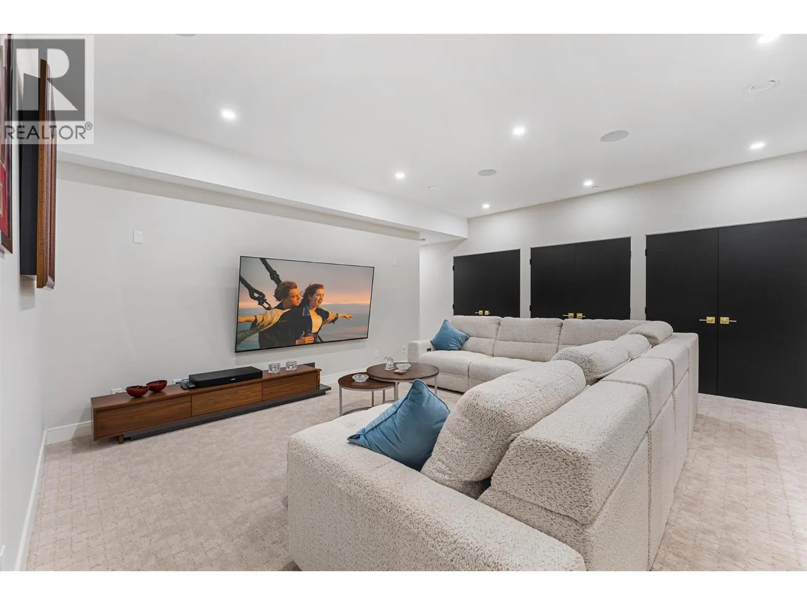 9829 Beacon Hill Crescent