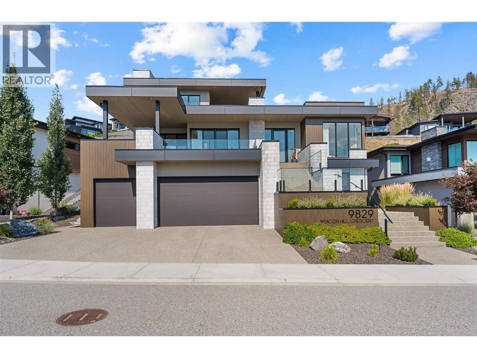 9829 Beacon Hill Crescent