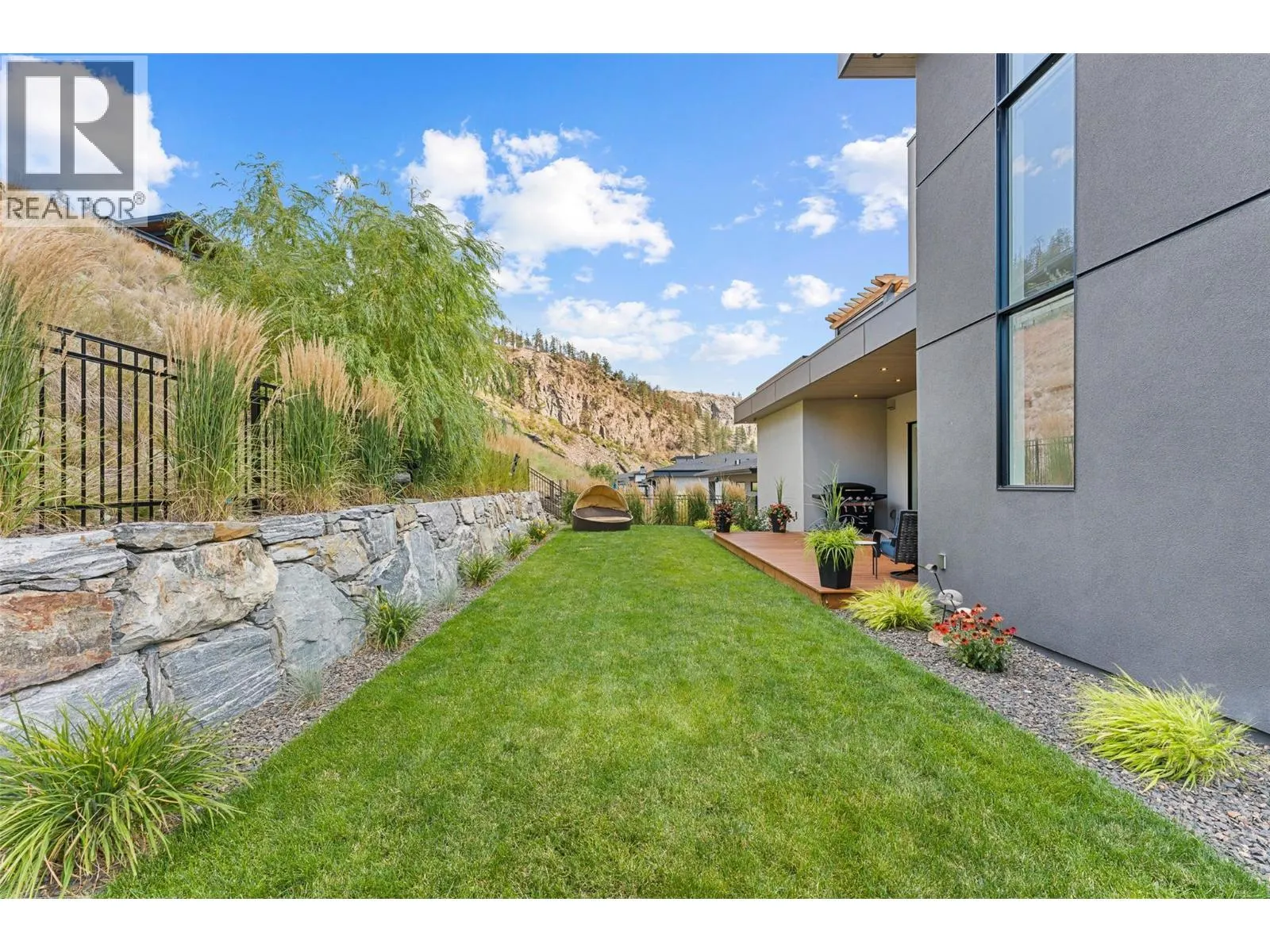 9829 Beacon Hill Crescent