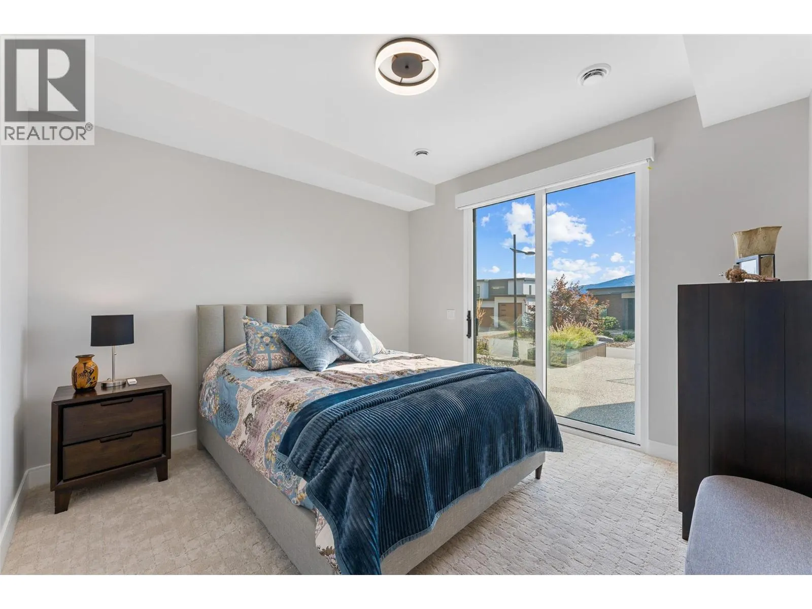 9829 Beacon Hill Crescent