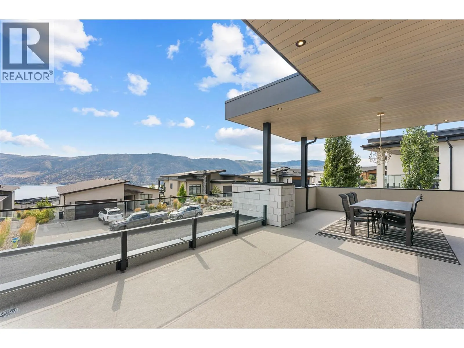 9829 Beacon Hill Crescent