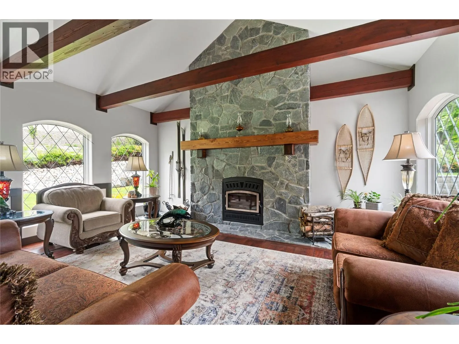 5121 IVY Road