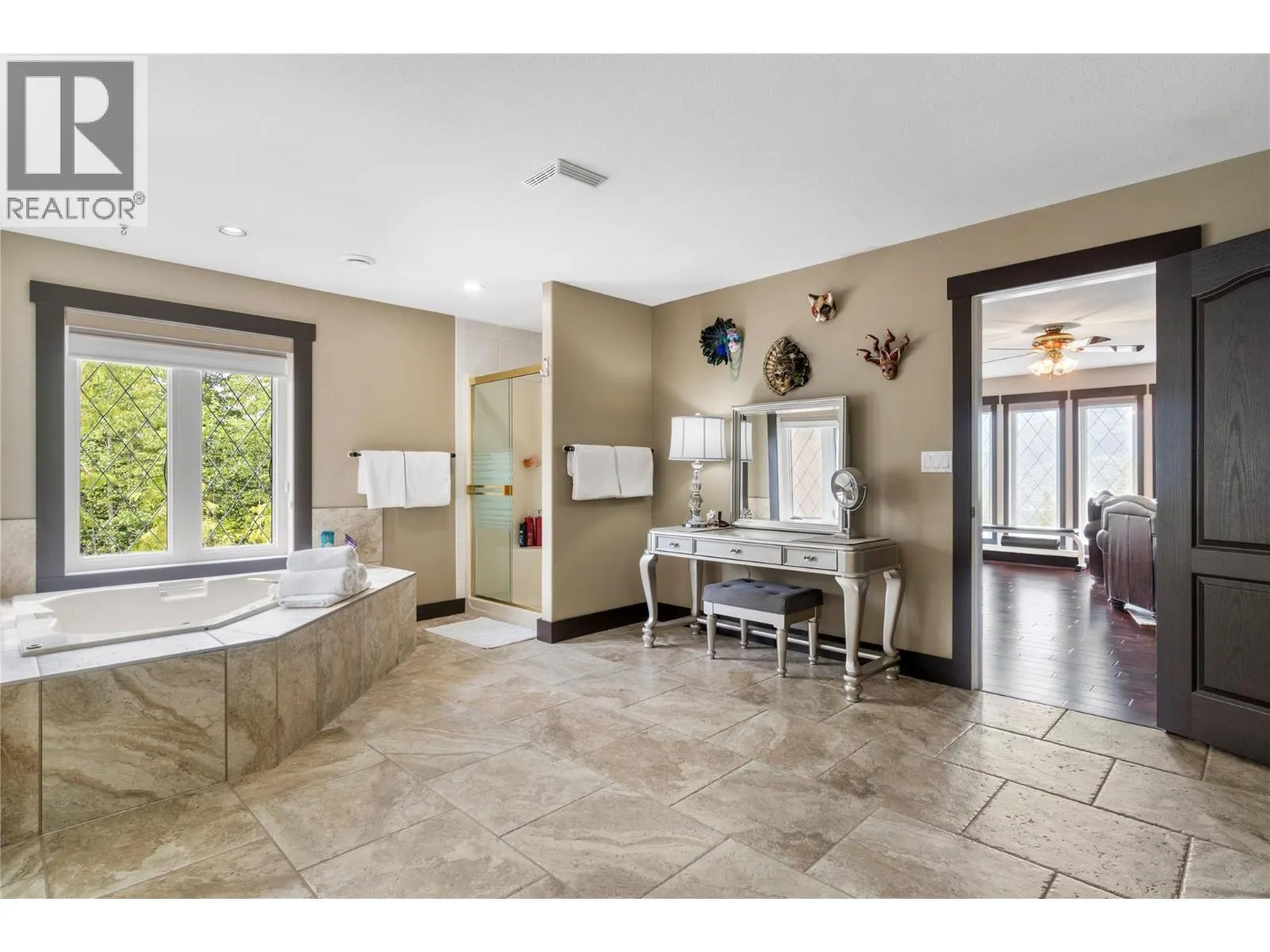 5121 IVY Road