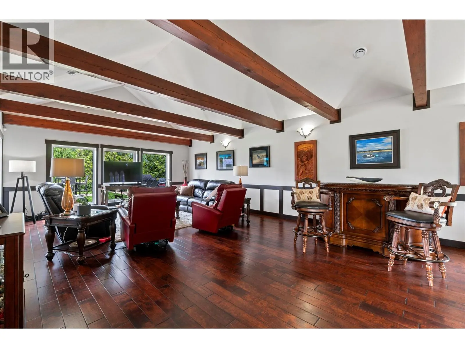5121 IVY Road