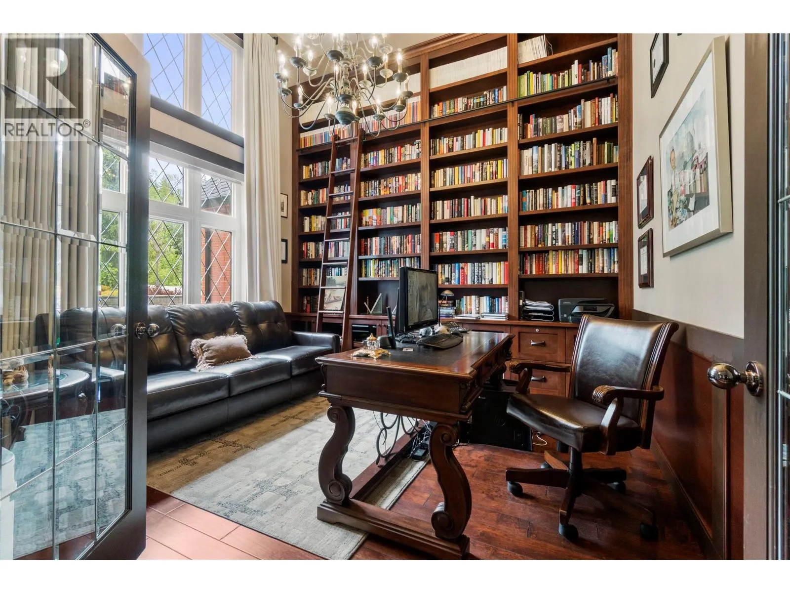 5121 IVY Road