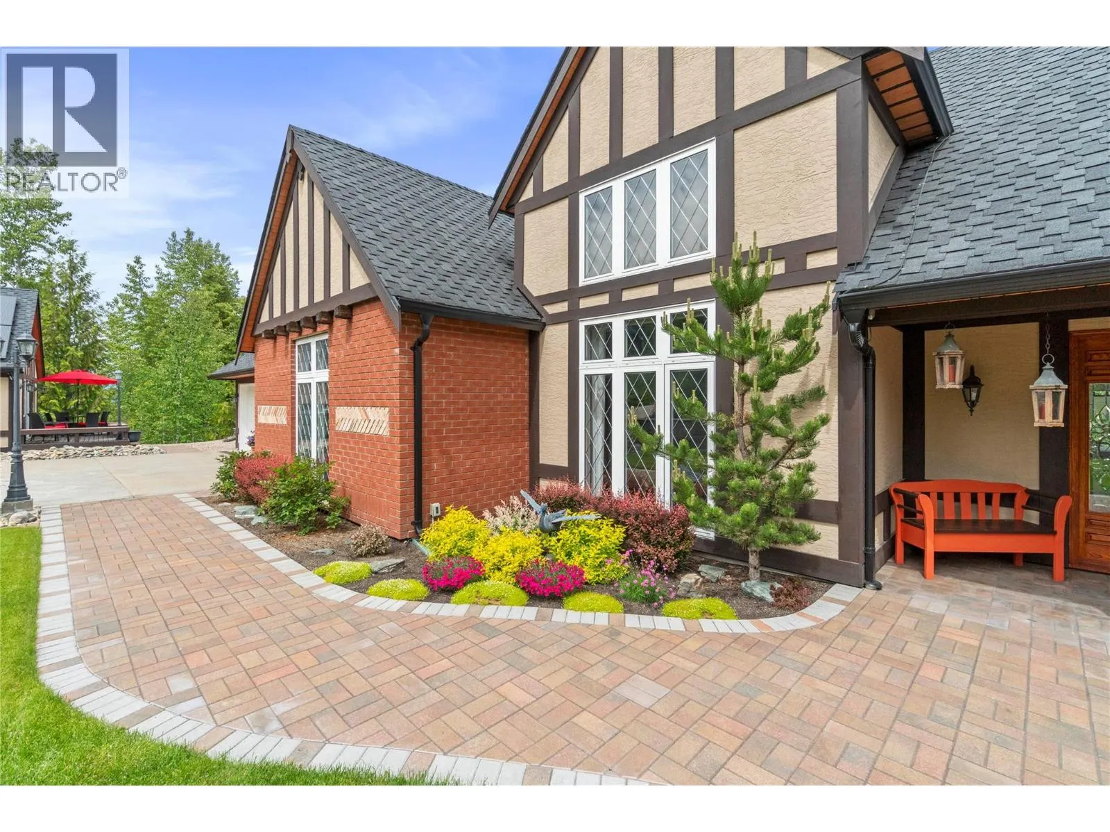 5121 IVY Road
