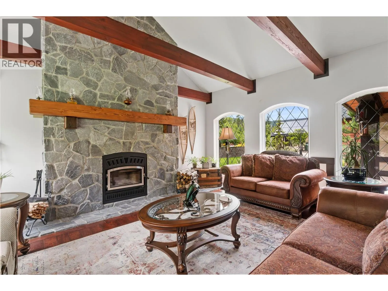 5121 IVY Road