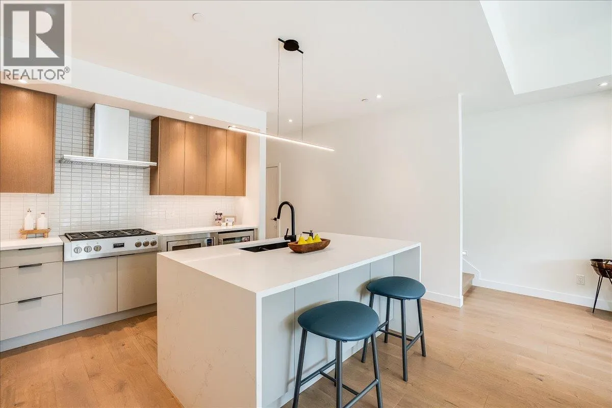 266 BAKER Street Unit# 17