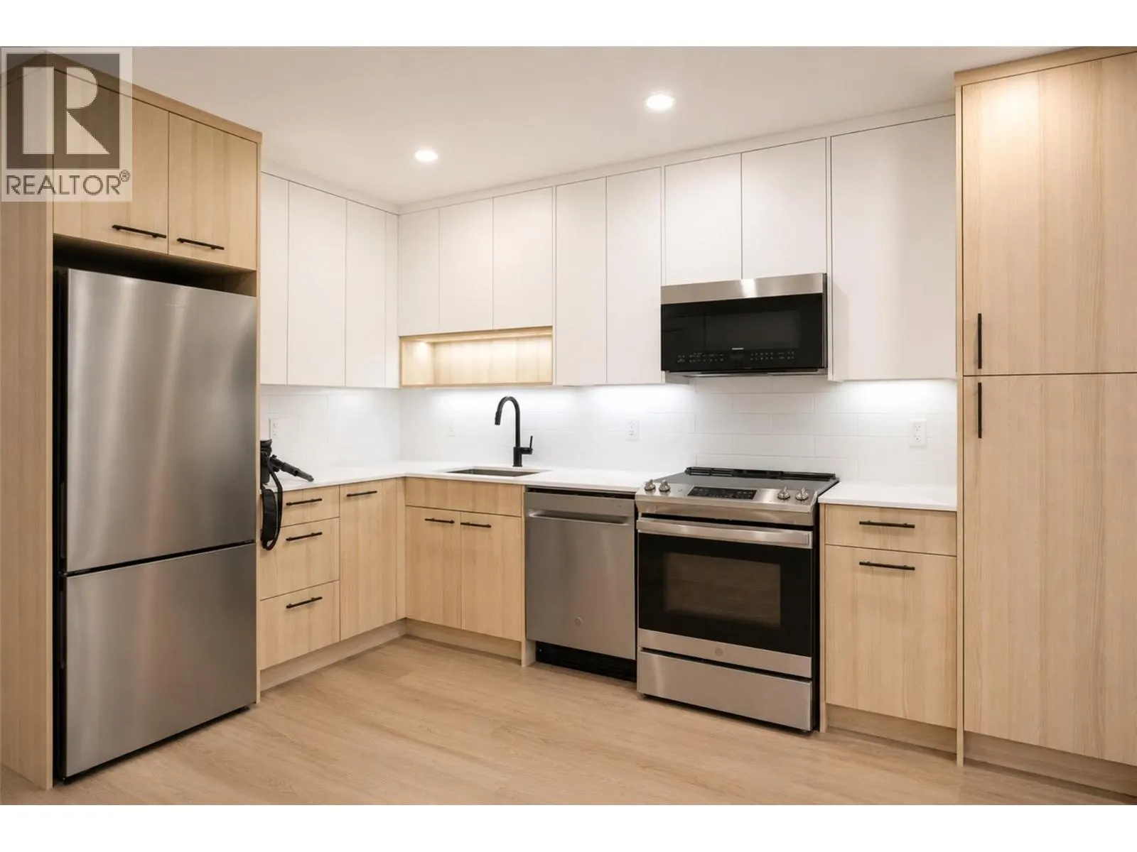 1380 Pridham Avenue Unit# 409