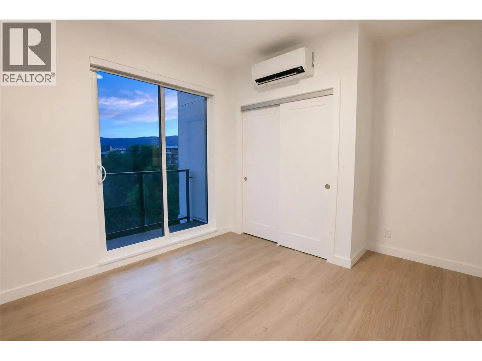1380 Pridham Avenue Unit# 409