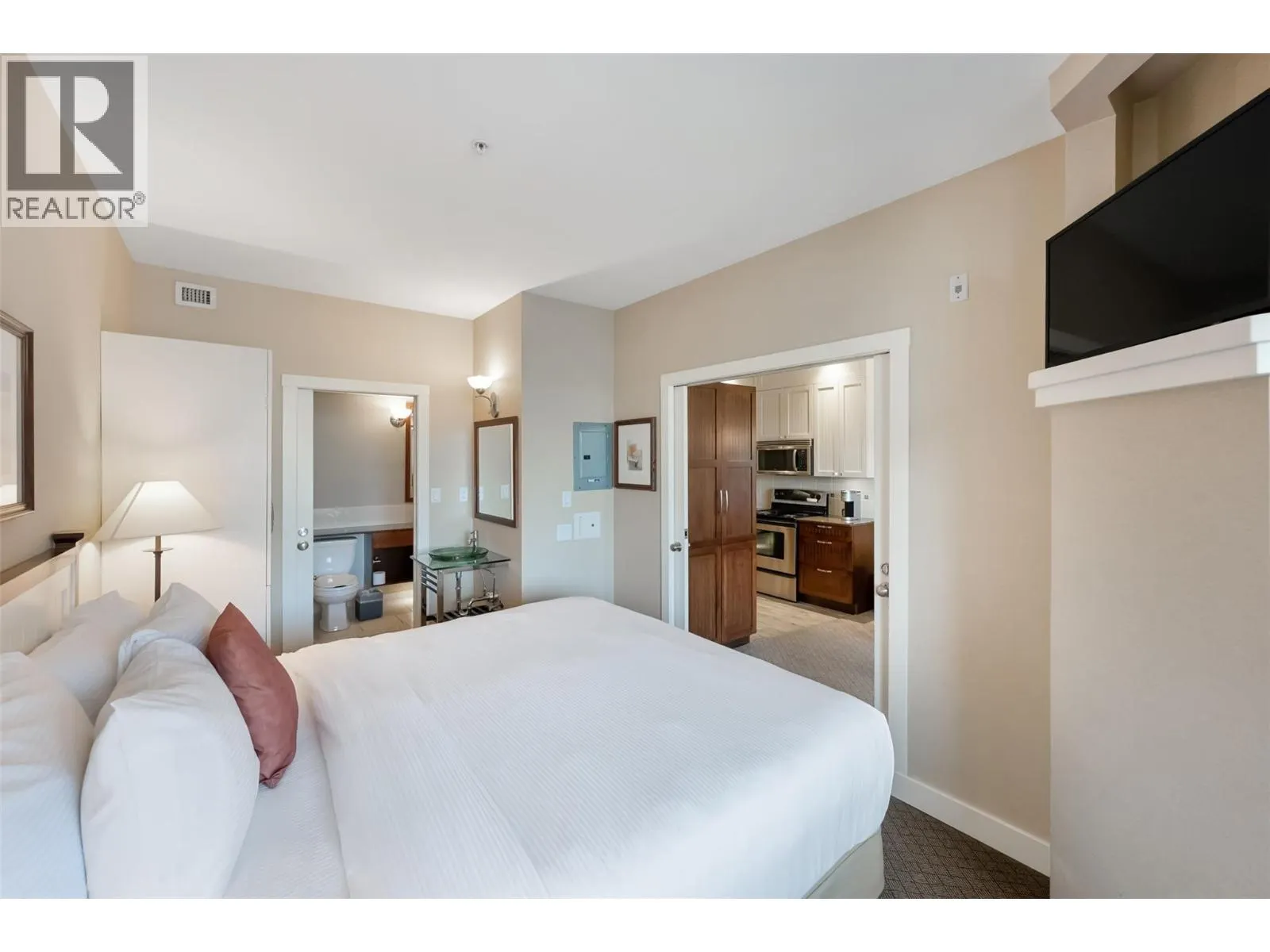 13011 Lakeshore Drive S Unit# 104