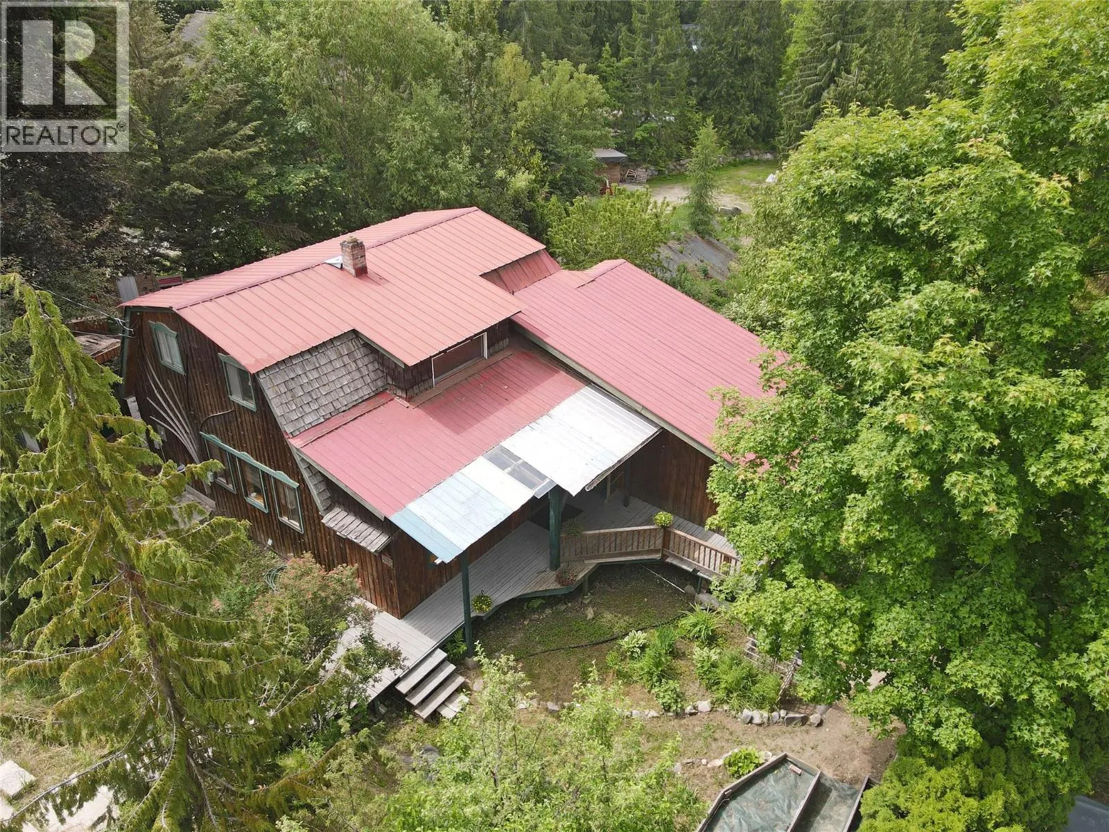 2022 Creek Street