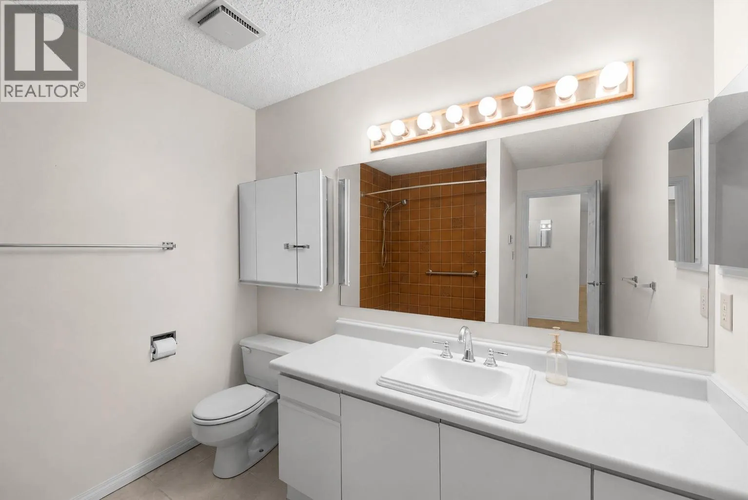 1056 Bernard Avenue Unit# 307