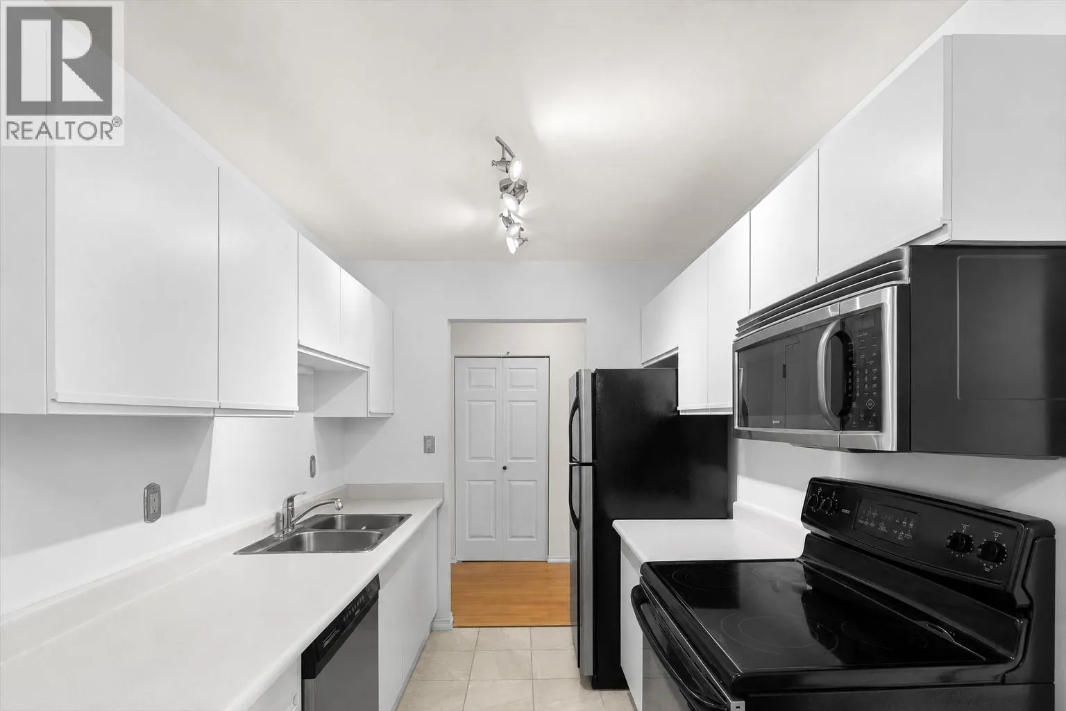 1056 Bernard Avenue Unit# 307
