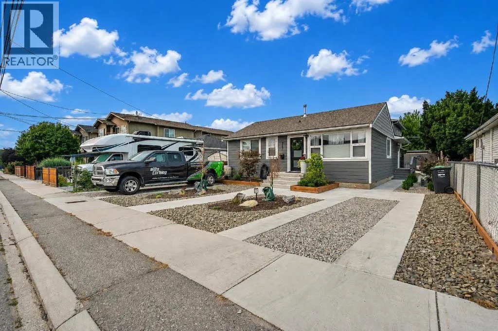 367 DOUGLAS Avenue