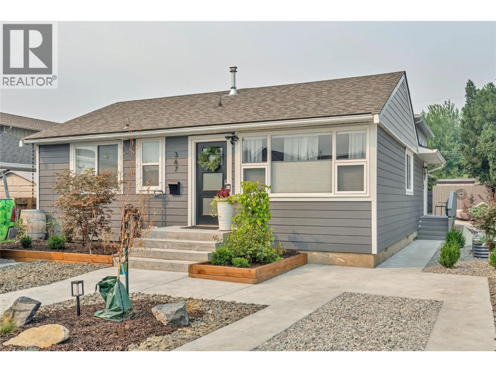 367 DOUGLAS Avenue