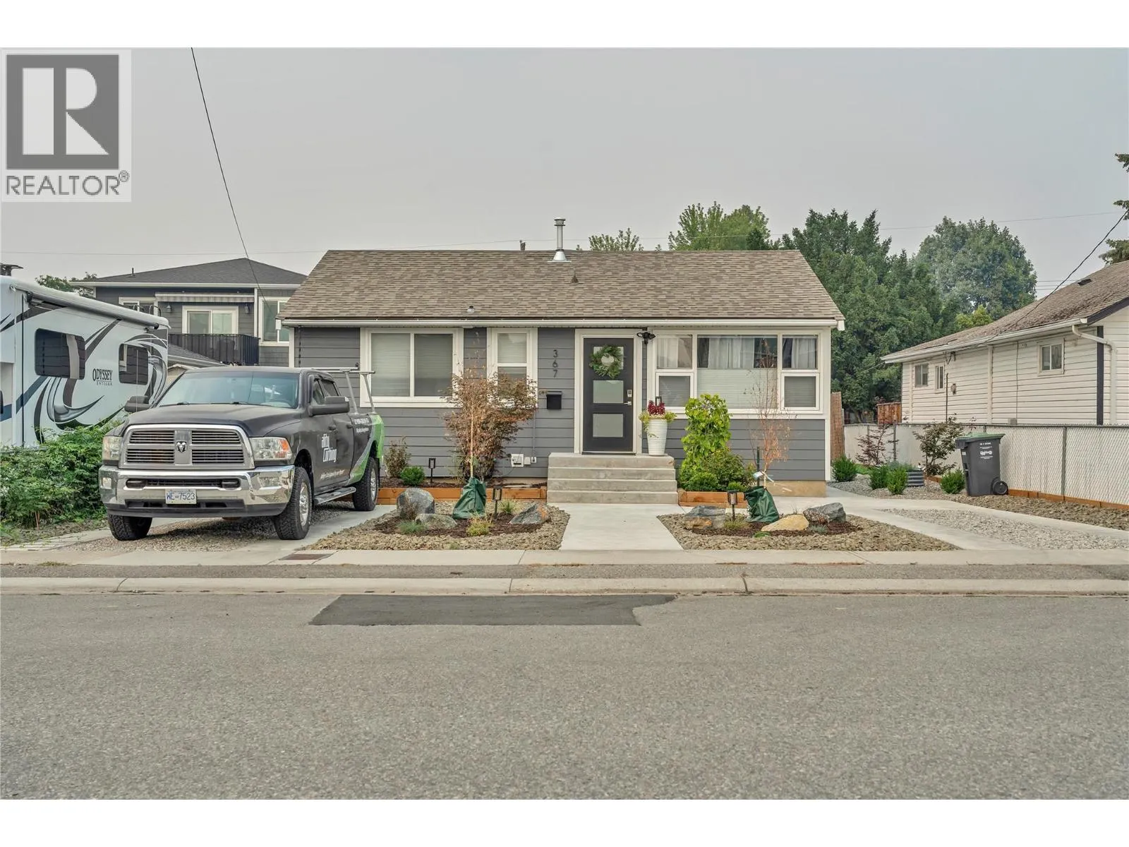 367 DOUGLAS Avenue