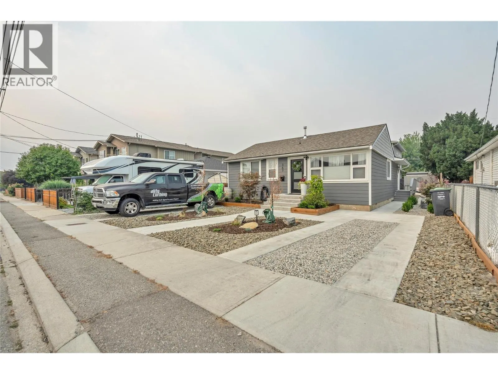 367 DOUGLAS Avenue