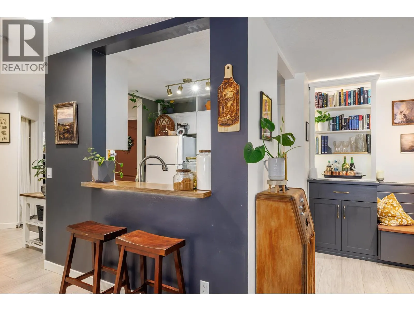 709 Houghton Road Unit# 315