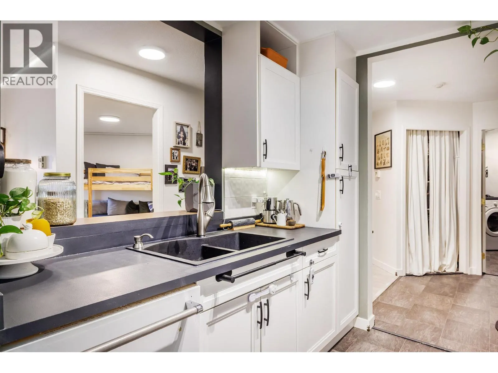 709 Houghton Road Unit# 315