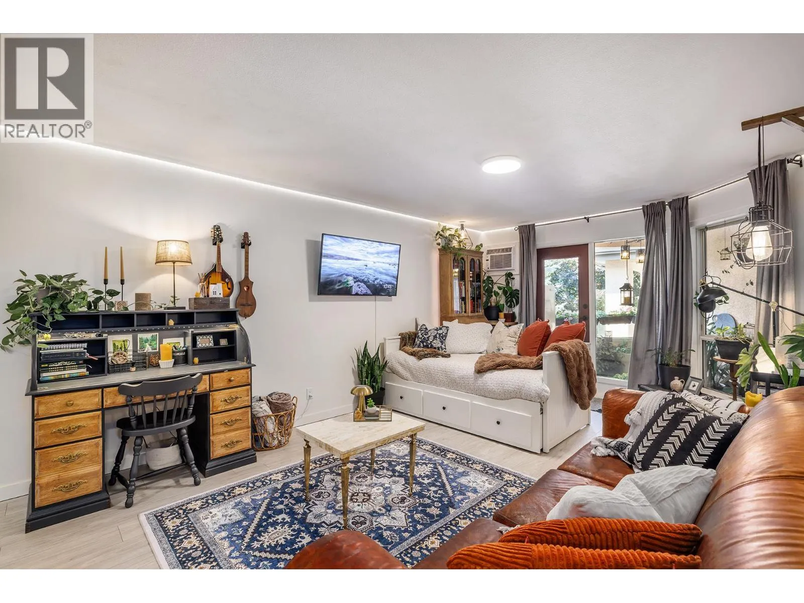 709 Houghton Road Unit# 315