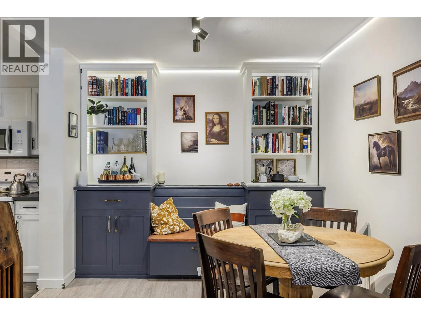709 Houghton Road Unit# 315