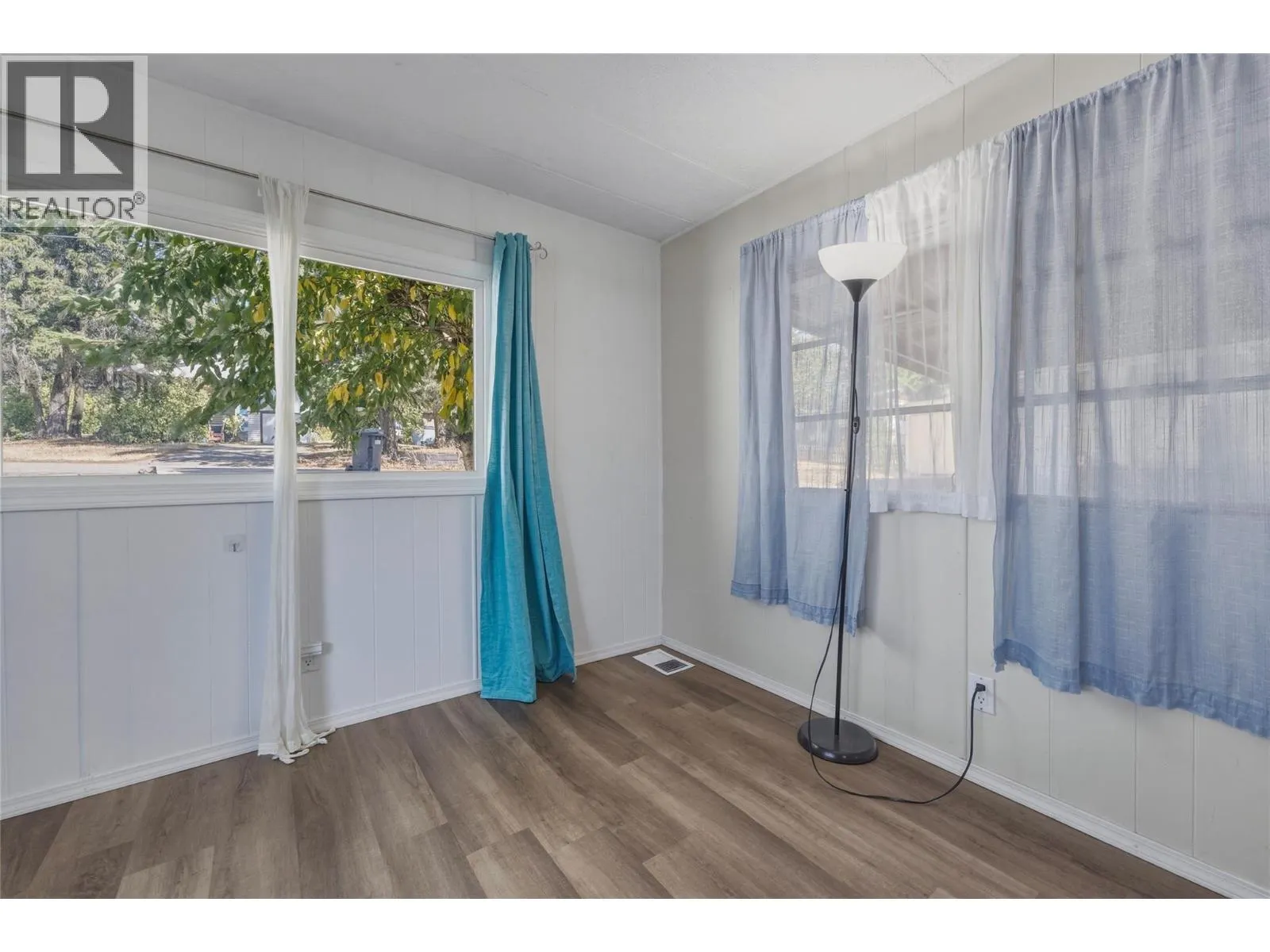 4137 Spallumcheen Drive Unit# 16