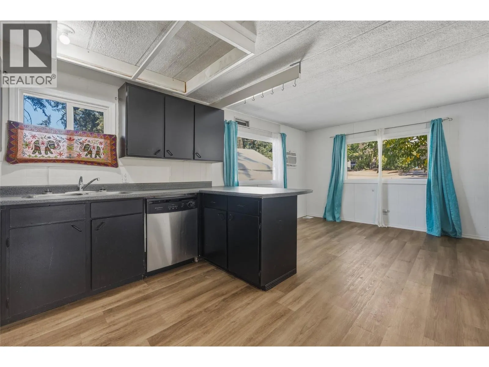 4137 Spallumcheen Drive Unit# 16